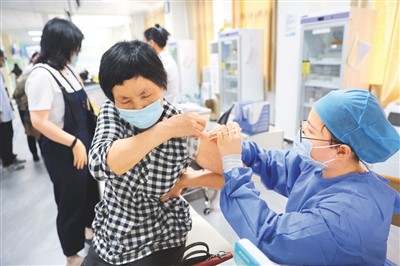 5天接種1億劑次 疫苗接種如何跑出 中國速度